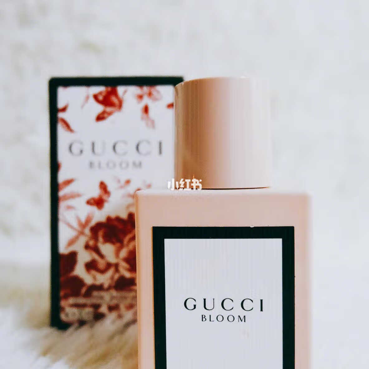 Gucci Bloom香水 要说入手这瓶香水的最大原因，那一定是因为高颜值的粉色瓶身了。 