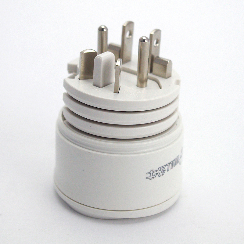 公牛万能转换插头 全球通出国转换插座 多功能转换器美国德国欧标英标