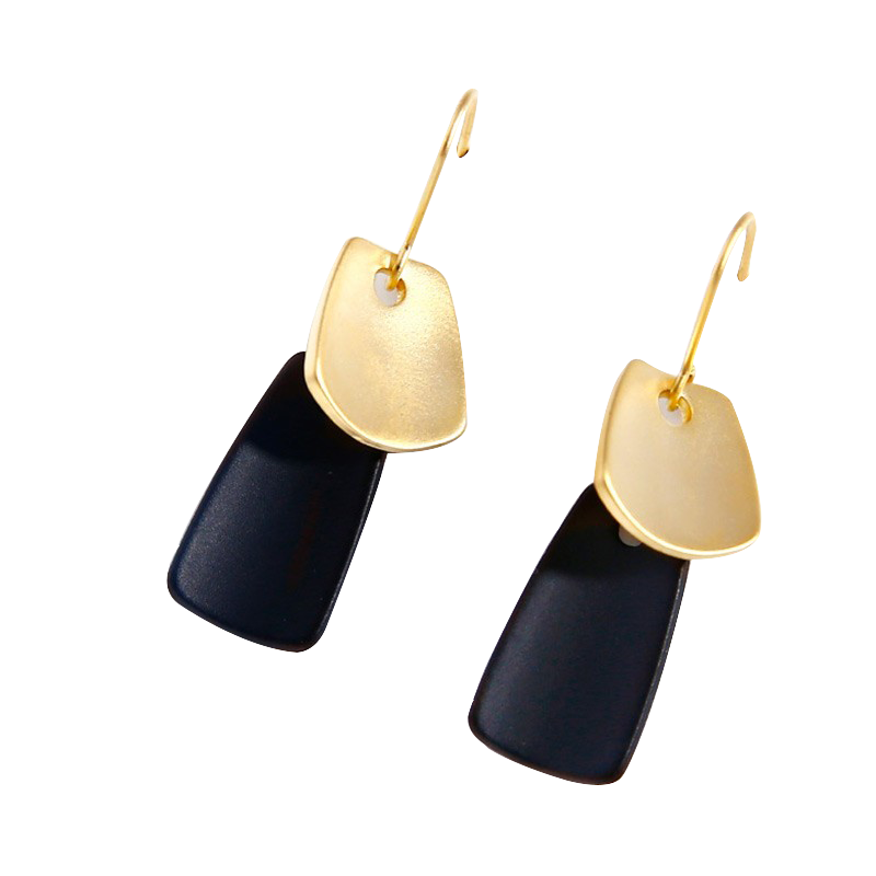 伊黛儿 法式风情耳环