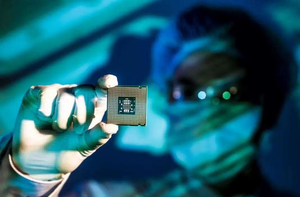 国产显卡稳了！5款自主产权3D显卡“亮剑”，支持国产CPU和OS！