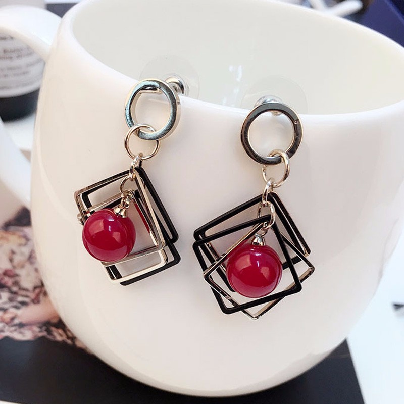 欧莱丹复古几何红珠耳坠