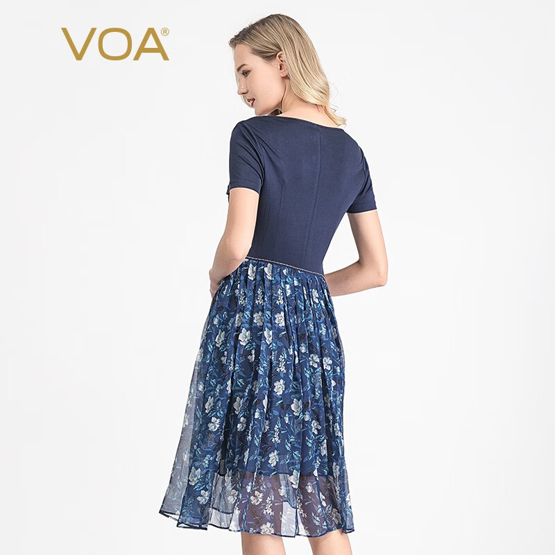 VOA (exclusive) 33 mm double-sided silk knitted blue round neck short sleeve stitched pleated floral skirt a600