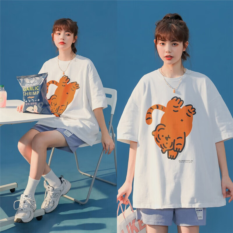 Tide path Vintage short sleeve T-shirt women's summer chic Hong Kong Style Japanese cartoon top design sense of minority loose Korean half sleeve