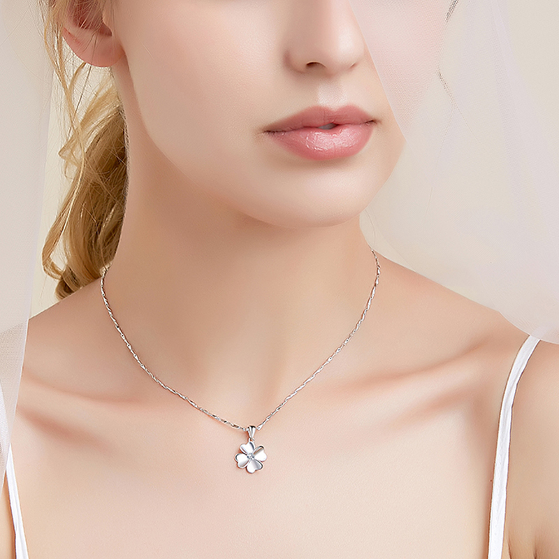 唯一 四叶草 吊坠