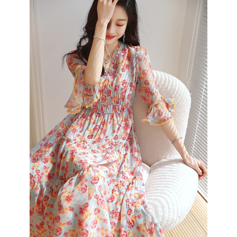 Ikain high-end brand chiffon dress women's 2022 summer new light mature style French floral skirt niche design feeling slim and large skirt women's new D20