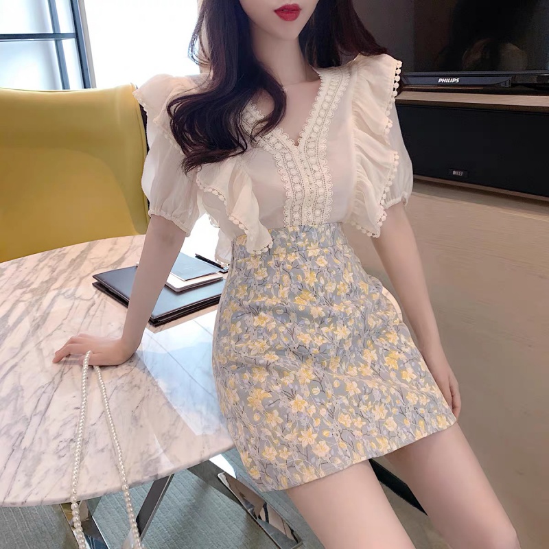 Domino new dress women's dress 2022 summer dress small fragrance suit sexy fashion temperament thin sweet short skirt V-neck chiffon shirt + floral skirt + suspender