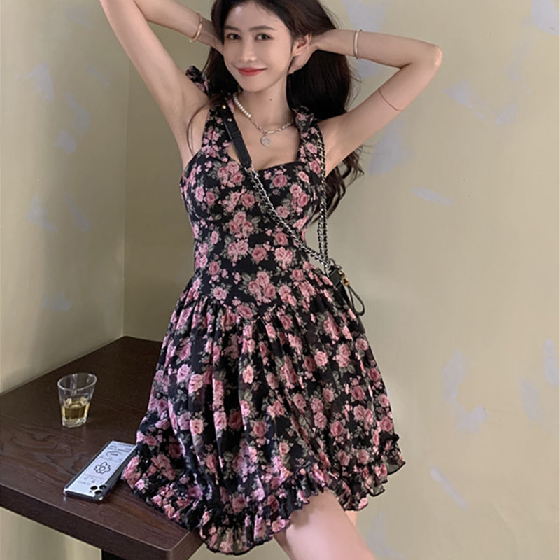 Sweet wind floral skirt this year's new dress female summer fried Street spice girl short sexy dress with suspender