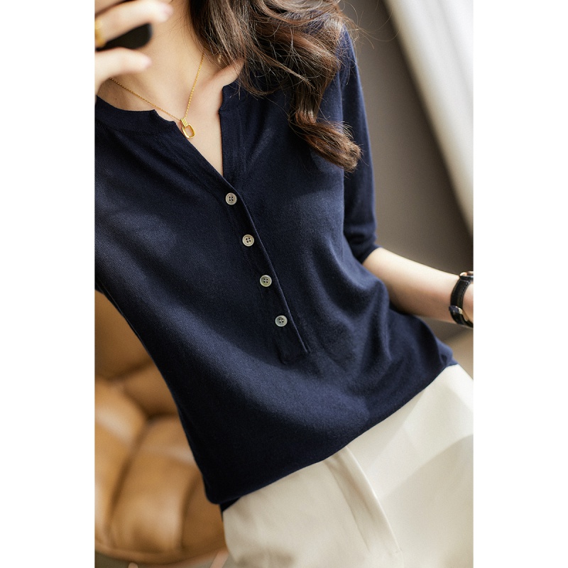 Five orange short sleeved T-shirts women's 2022 spring and summer new women's clothes Korean temperament ol workplace simple style gentle half sleeved ice silk small shirt V-neck women's top French style