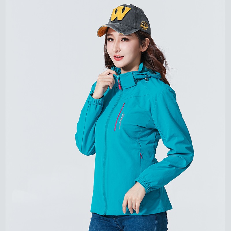 Shopping malls with the same style of outdoor stormsuit women's fashion brand Korean spring and autumn Jacket Women's thin single-layer couple soft shell anti water fat mm stormsuit miaogsen