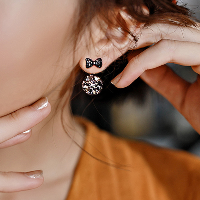 劳拉图 仿水晶耳钉