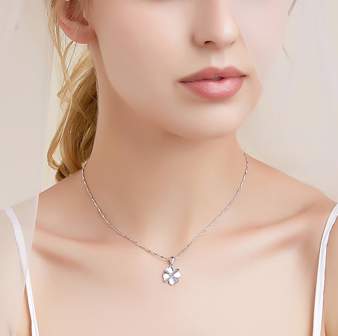 唯一 四叶草造型 项链