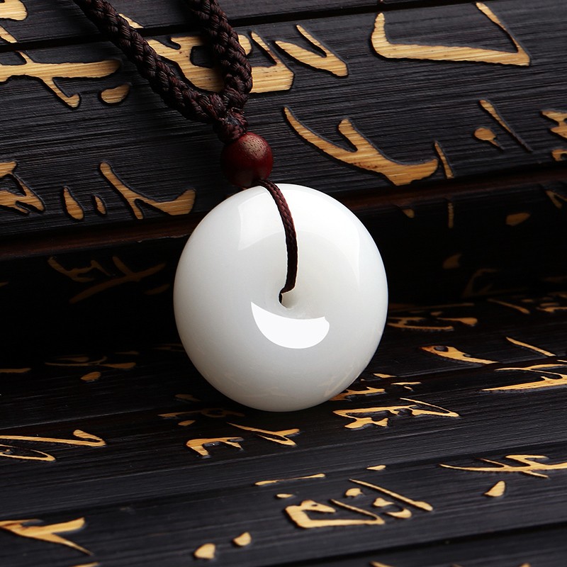 婉翡 新疆昆仑子玉吊坠