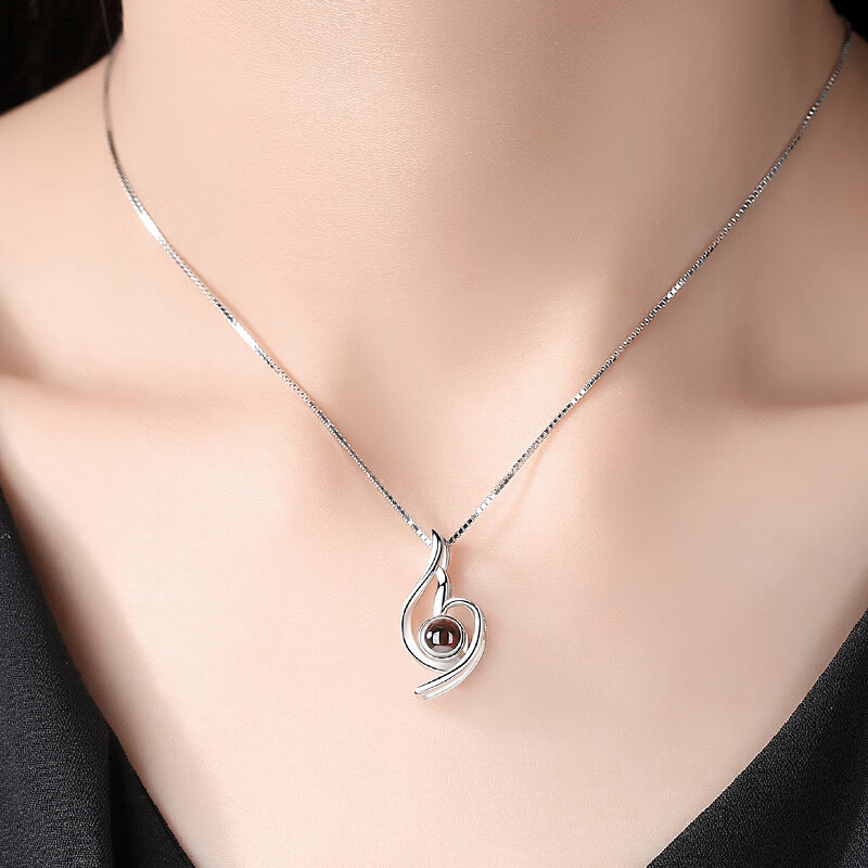 桑玛爱的纯银项链