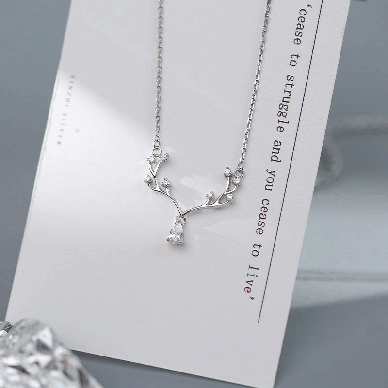 伊黛儿 森系麋鹿镶钻项链