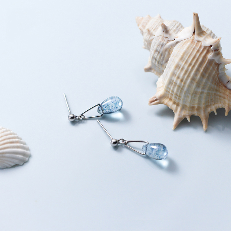 凡霓 蓝色水滴耳钉