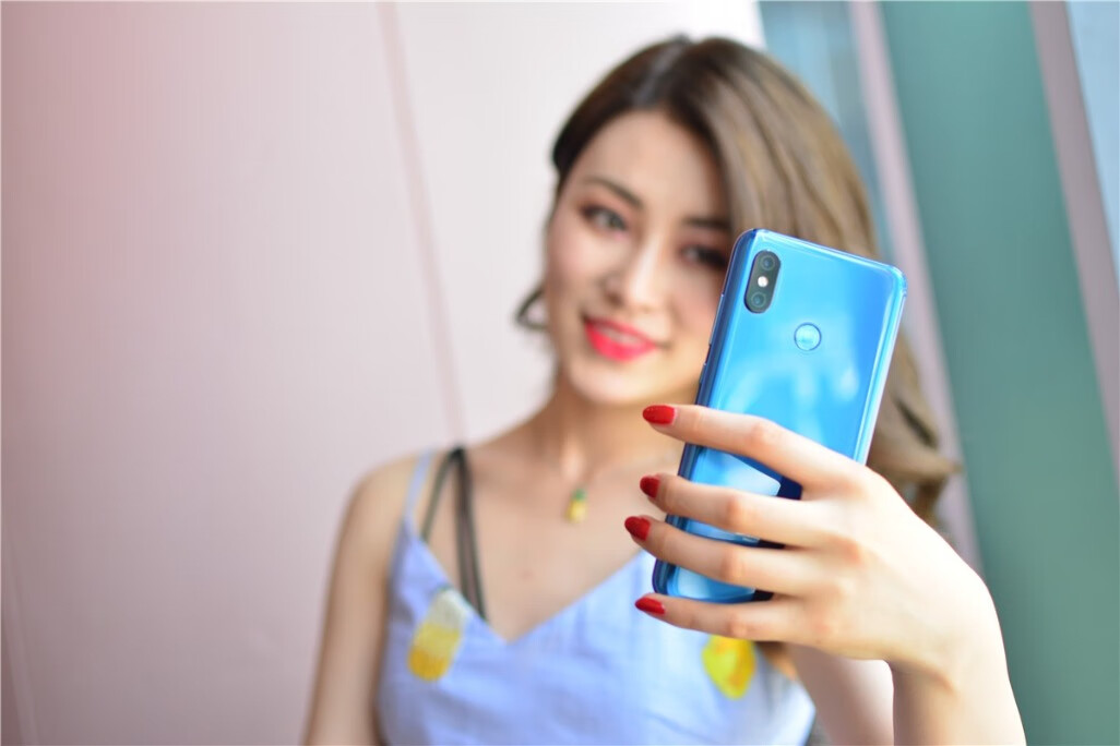 小米8兜底来袭，价格已到达最低！为什么说它改变了行业趋势？