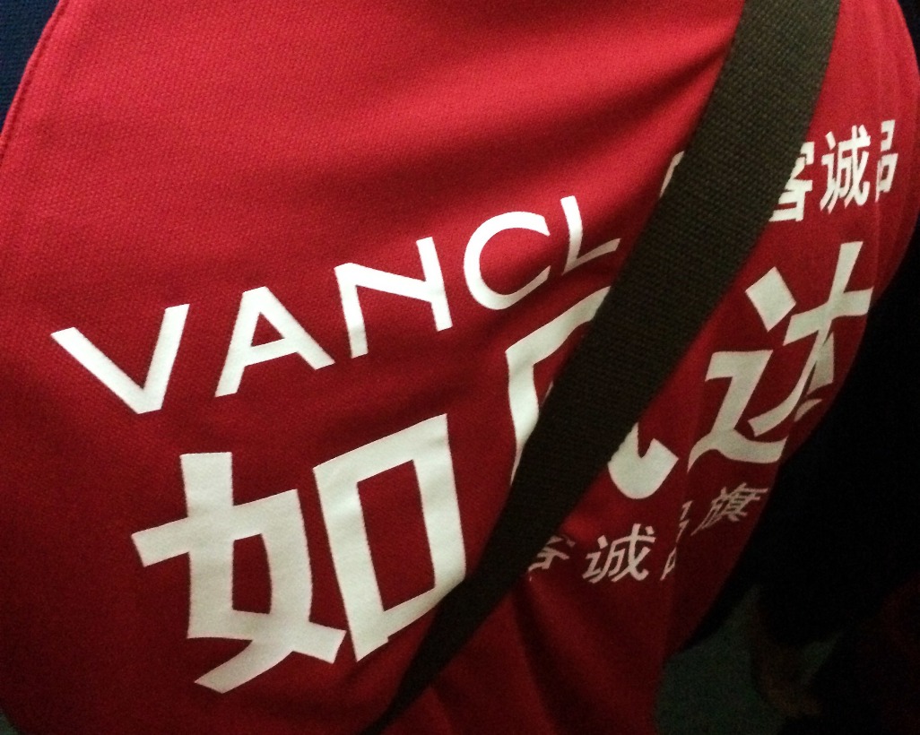 老牌快递卖身三次，雷军曾给1个亿解围，如今欠债彻底关门！