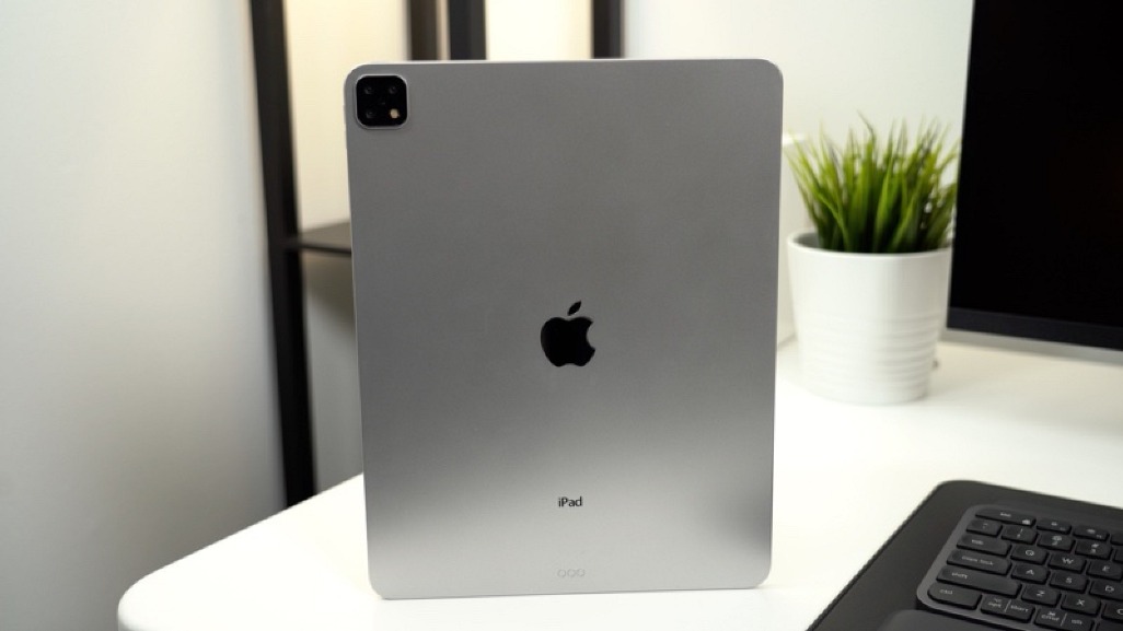 新一代 iPad Pro模型机上手：“欲罢不能”的外观，打扰了！