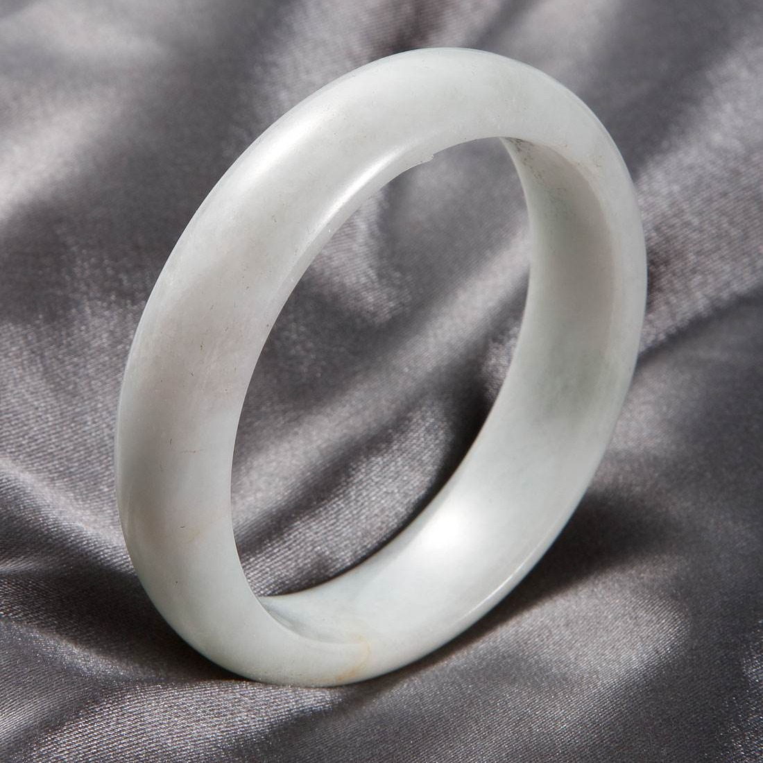 周大福 古典翡翠手镯