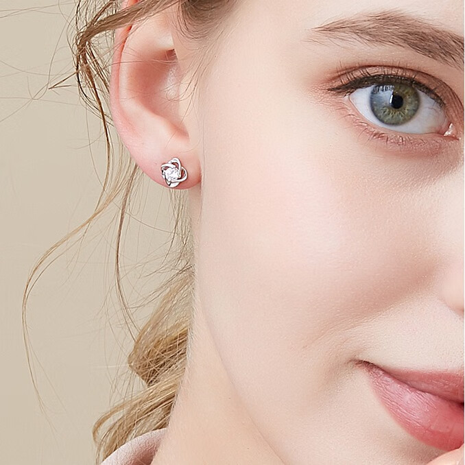 唯一 女士简约耳饰