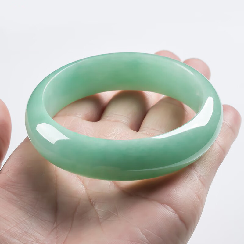 春龙 淡绿玉石手镯