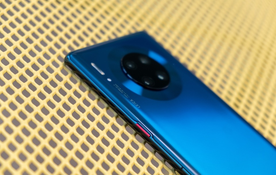 华为Mate 30 Pro 5G：12秒可下载一部电影，用了就回不去了！