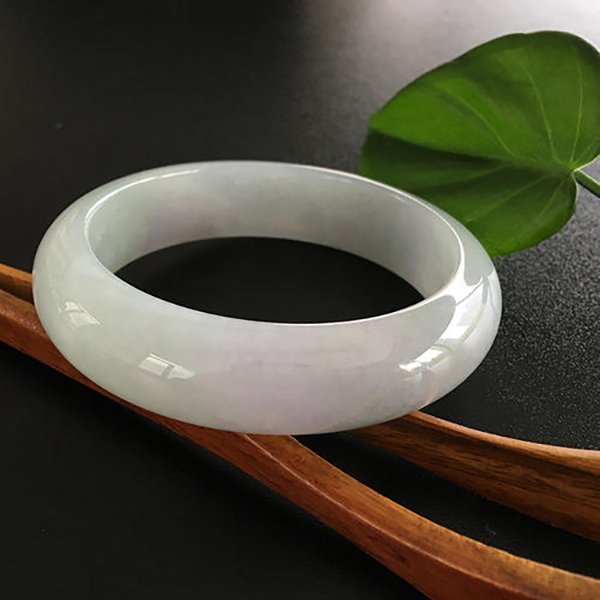 周大福 翡翠玉手镯