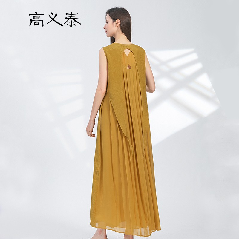 Gao Yitai two kinds of silk impact stitching round neck sleeveless hollow out tree pattern jacquard silk temperament pleated long umbrella skirt ay078