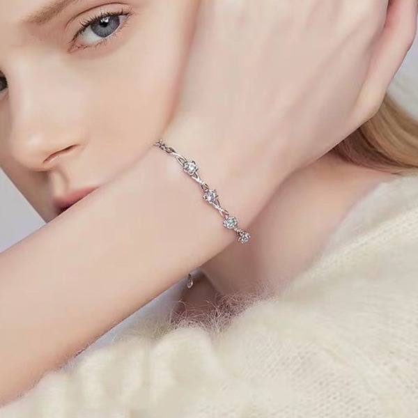 卡蒂罗 细腻亲肤手链