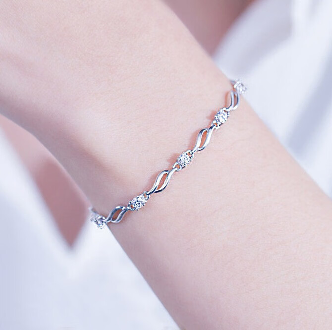 卡蒂罗 简约大方 手链