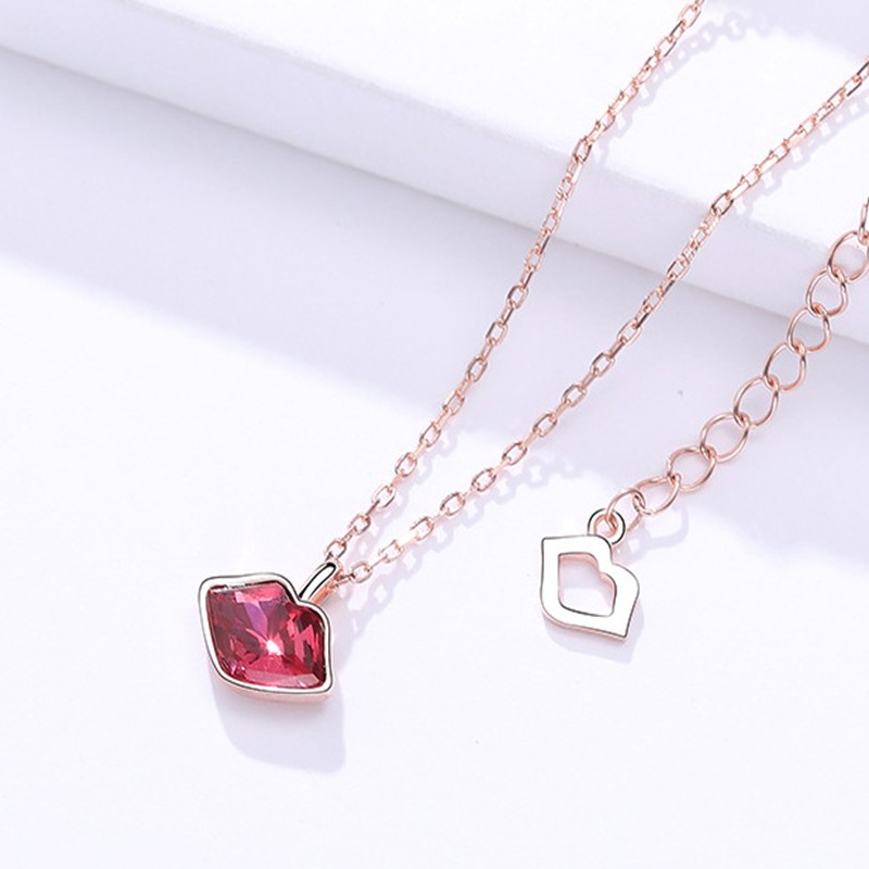 沫兰 简约绯吻项链