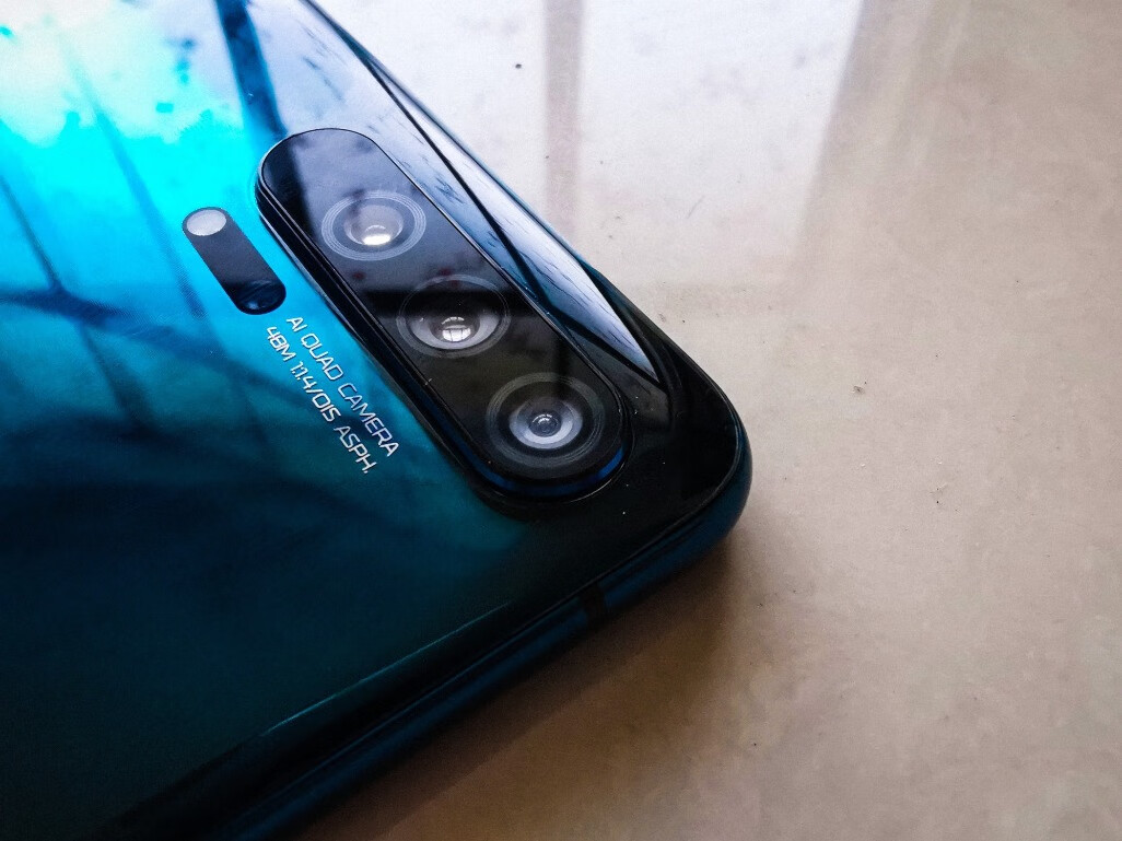 荣耀最强拍照手机：开卖三个月后，荣耀20 Pro终于降价！