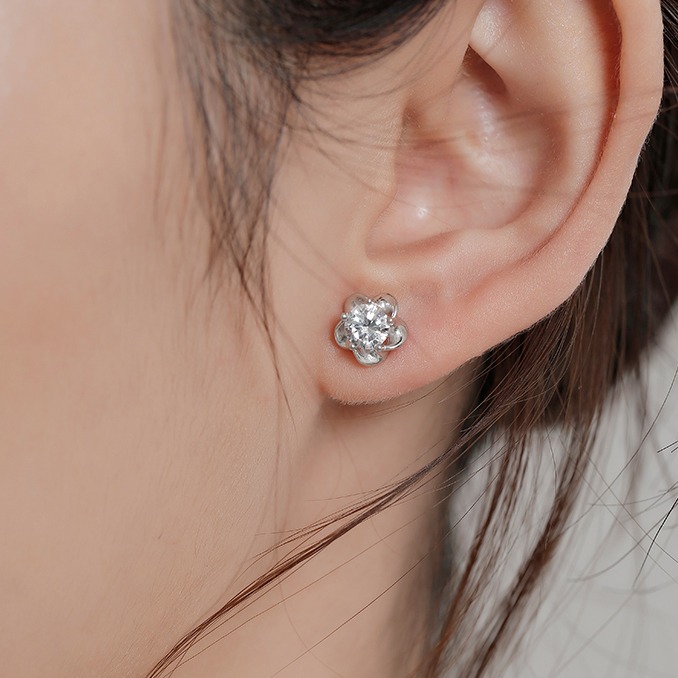 唯一 女士时尚耳饰