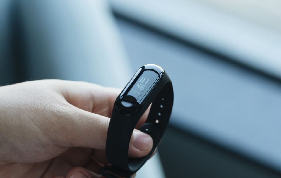 小米手环4发布了，为何提前一年到来？对小米来说意义重大！