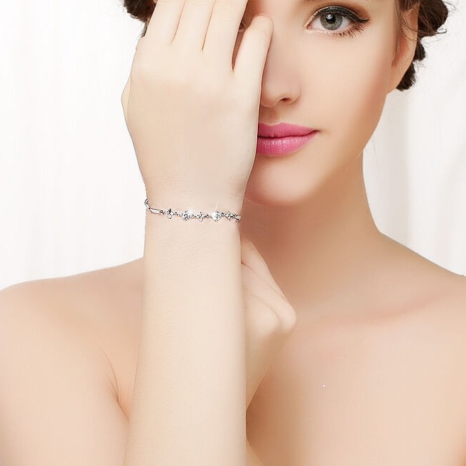 卡蒂罗 牢固镶嵌四叶草手链