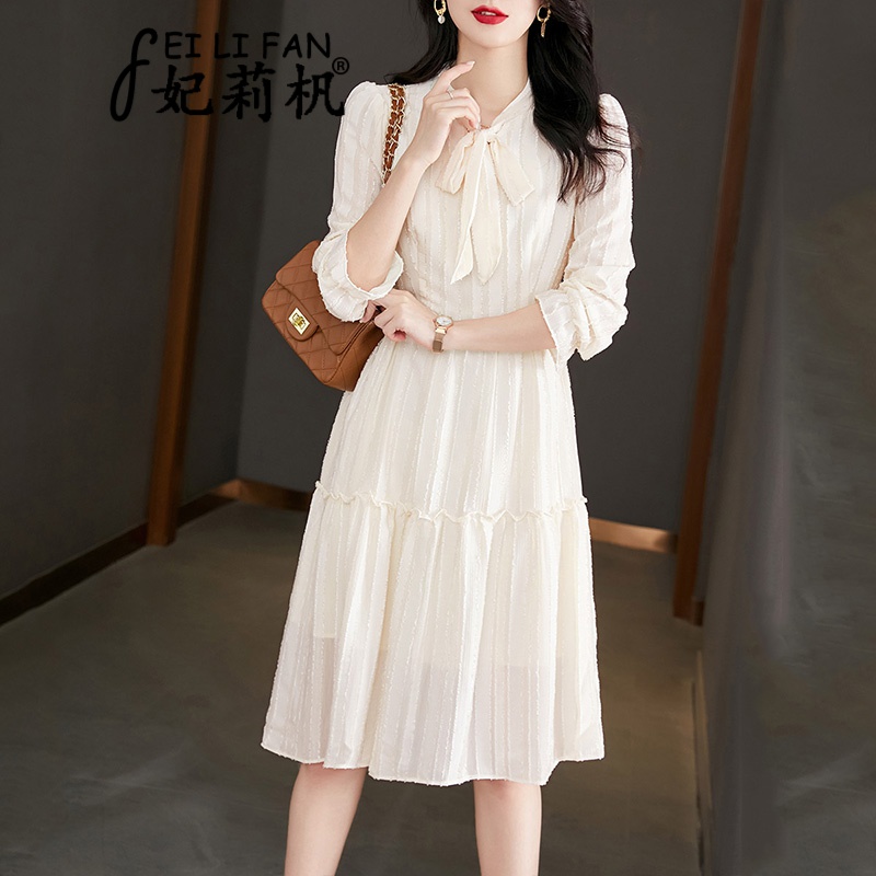 Feili dress women's spring new 2022 spring and Autumn New Korean style temperament close waist thin medium and long skirt women's small foreign style age reducing versatile long sleeved bottomed skirt