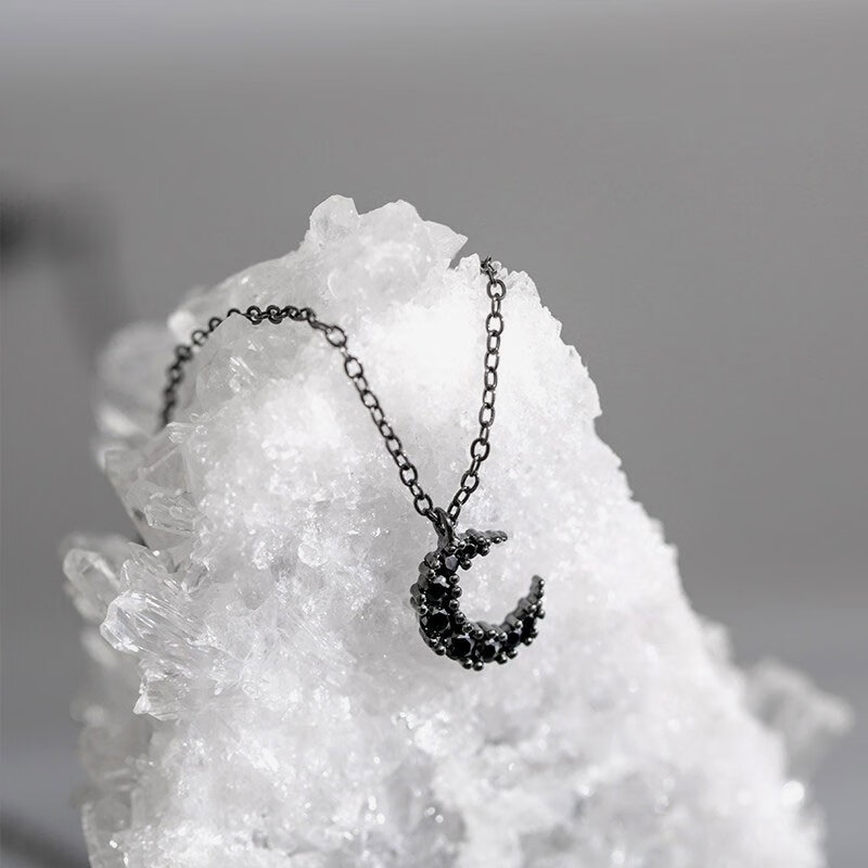 伊黛儿 简约个性镶钻项链