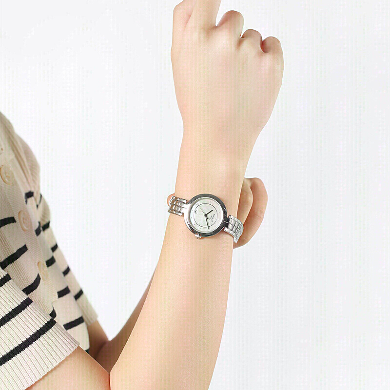 天梭弗拉明戈瑞士手表，优雅和稳重的融合，2000元左右女朋友礼物