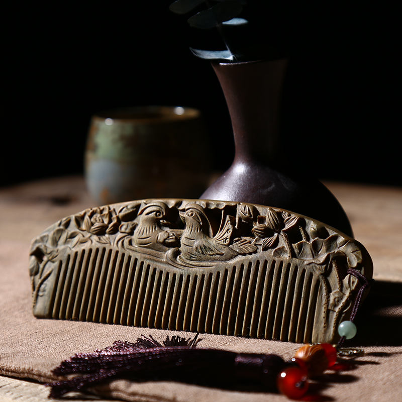 周广胜 雕花鸳鸯木梳