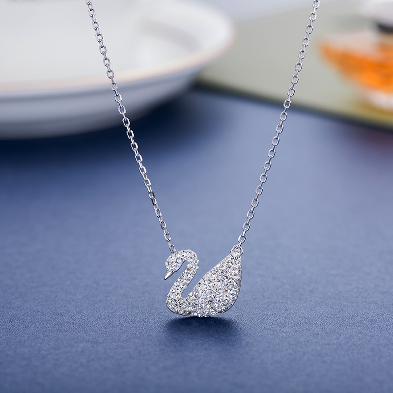 一恋 经典天鹅镶钻项链