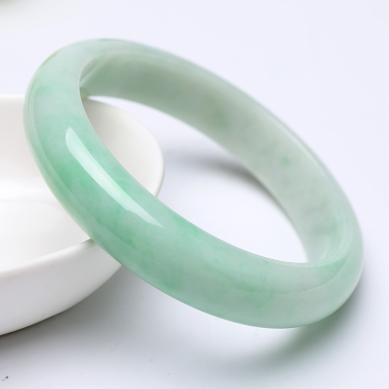 玉友圆条宽边翡翠玉镯
