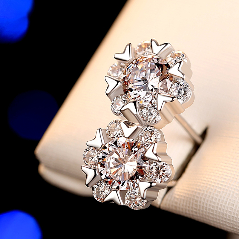 恒致 简约闪亮耳钉