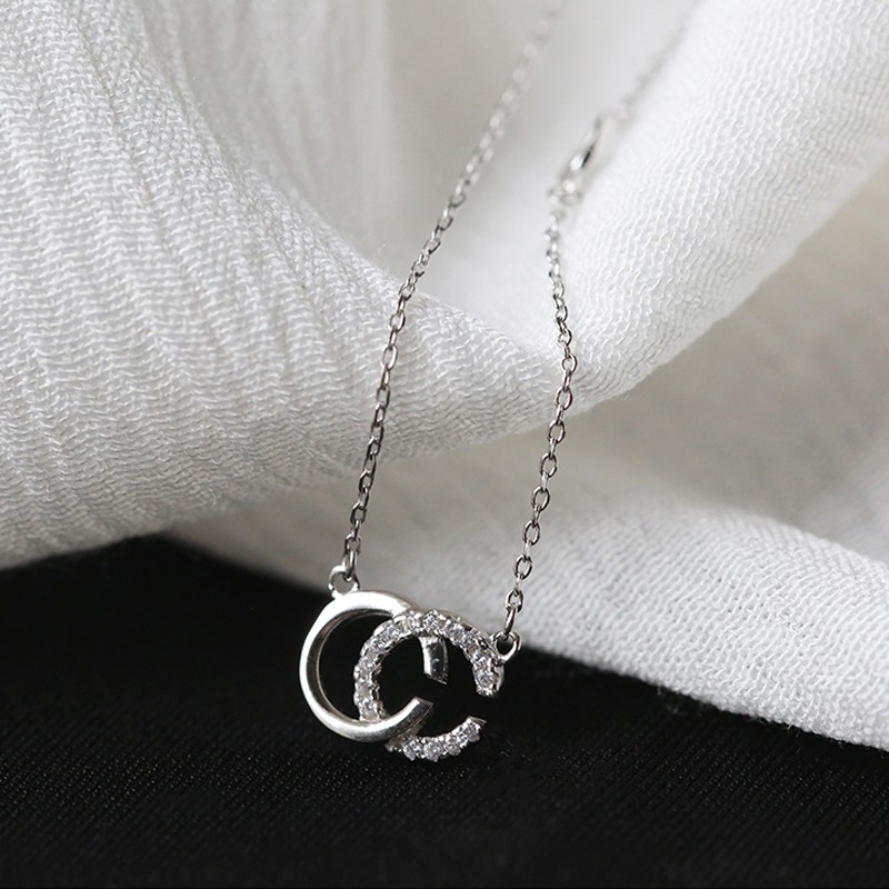 伊黛儿 双C锁骨银项链