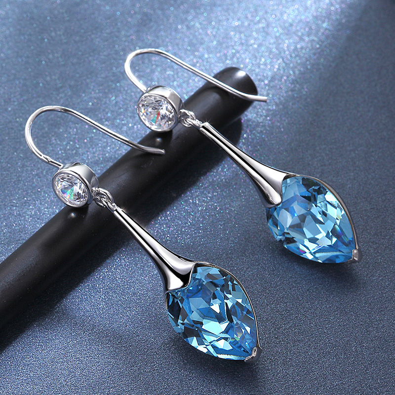 简丹彩色水晶精致耳饰