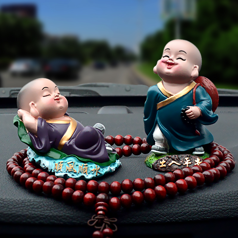 璐艺恺 小沙弥汽车摆件