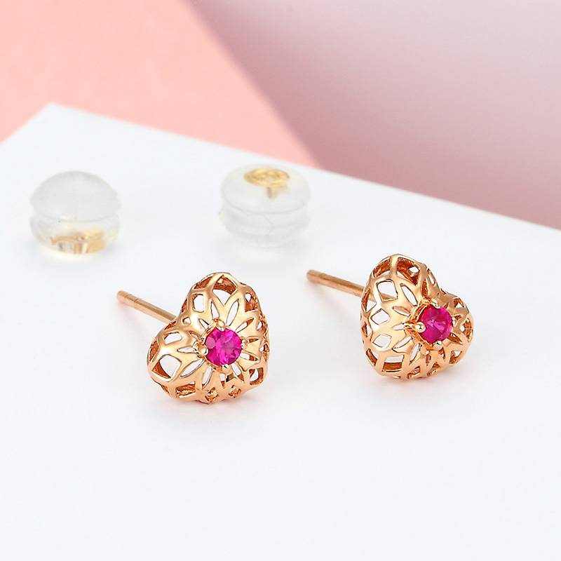 阿梵尼 红宝石心形耳钉