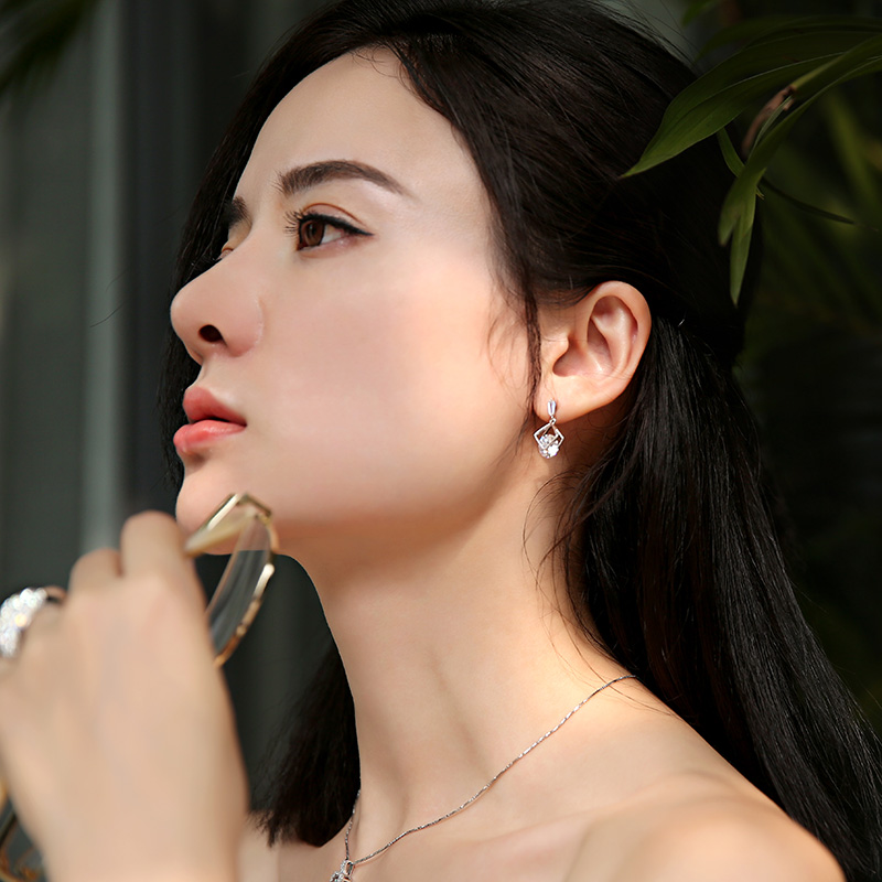 茵曼简约时尚耳环