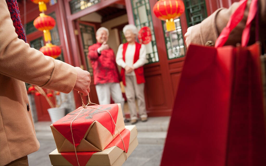 送年礼要讲品质,送椰岛系列养生酒,就是送健康送祝福