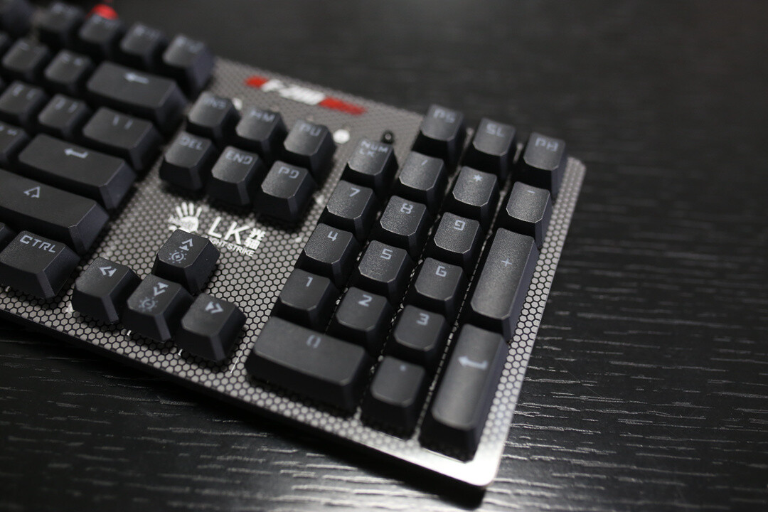 天下武功唯快不破,血手幽灵战斗版f200q光轴机械键盘抢先体验