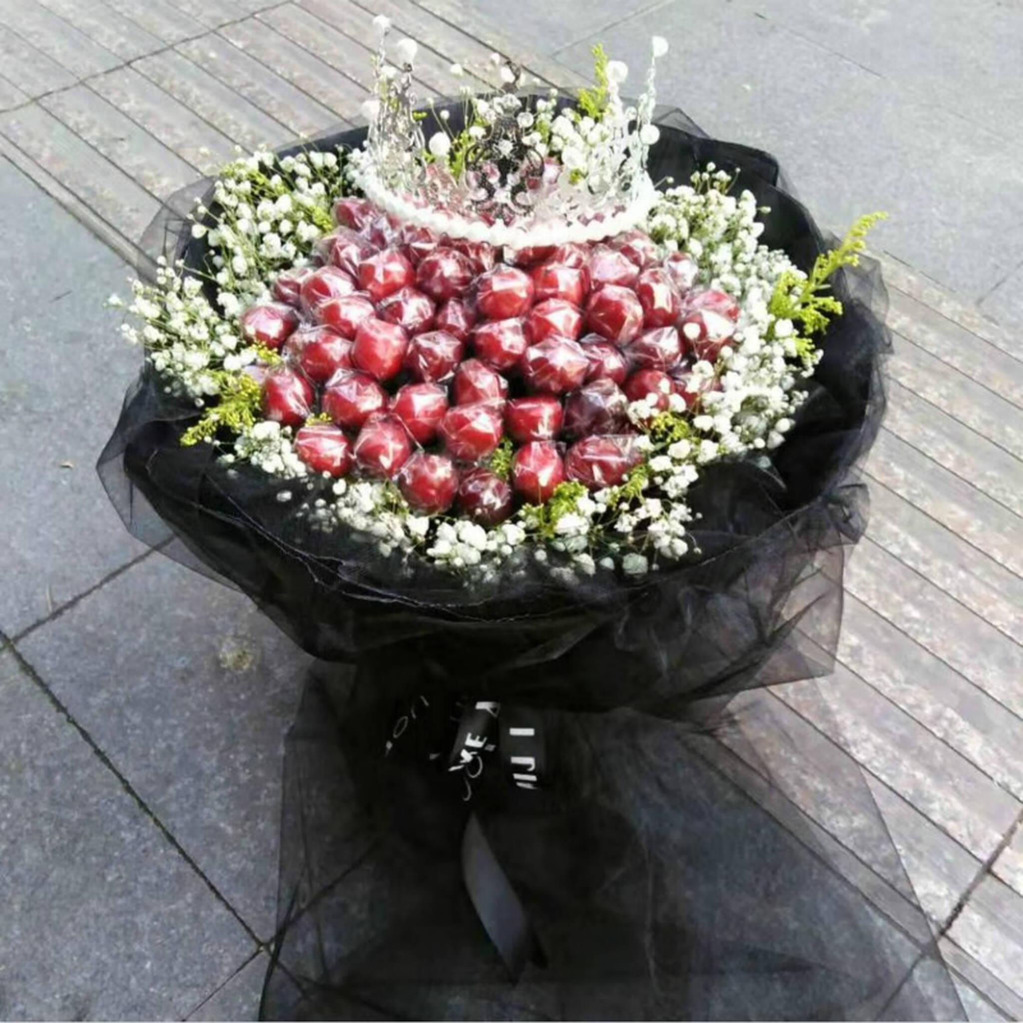 满味园车厘子花束鲜花速递红玫瑰花水果情人节情人节生日创意礼物送女友北京上海广州同城送花33颗车厘子花束 皇冠